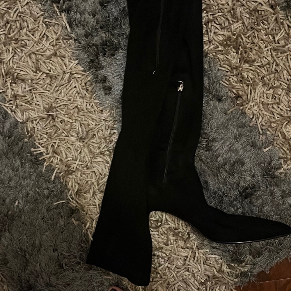 Zara thigh black boots with a kitten heel